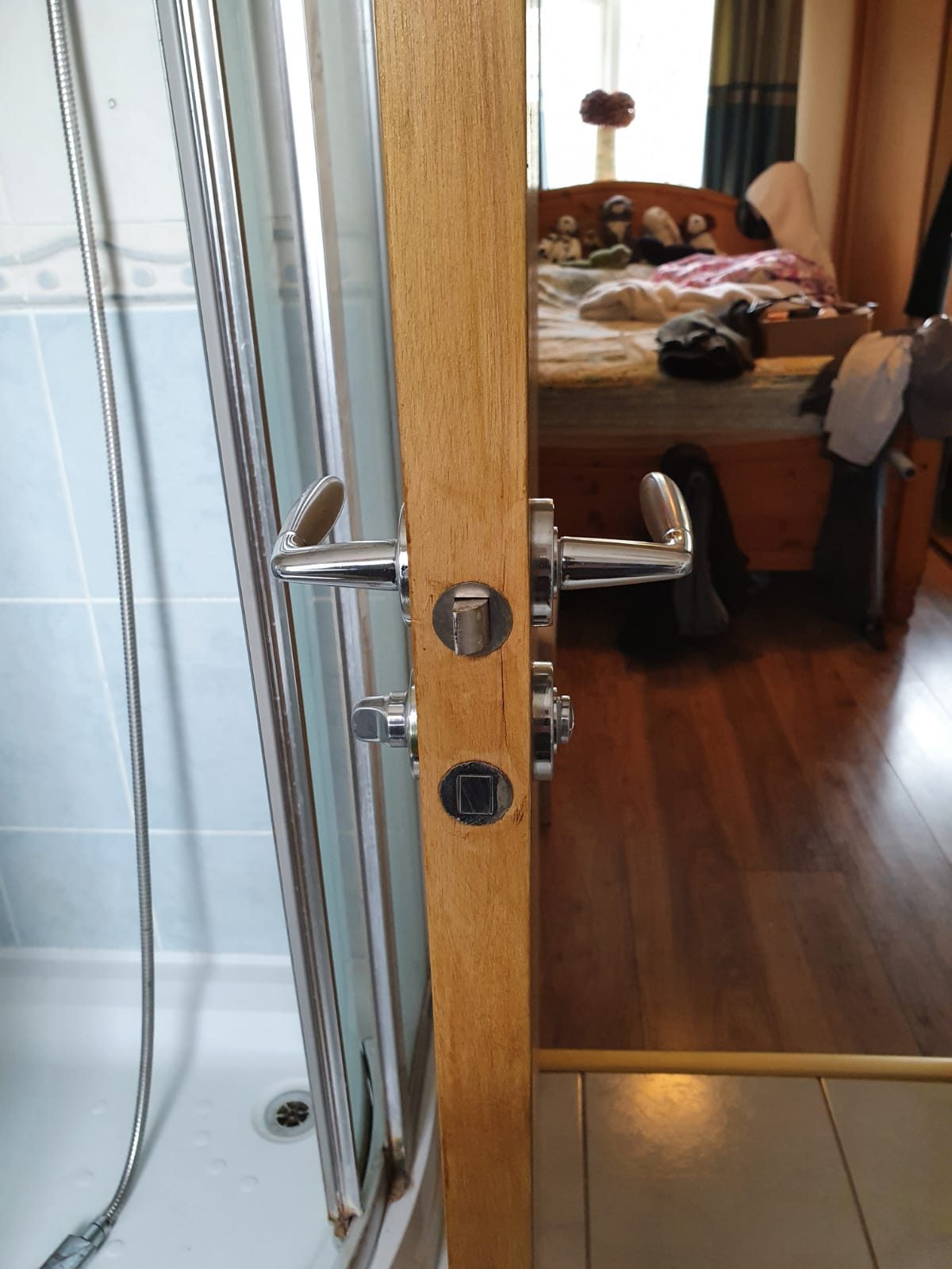 Oak doors fitted through a hallway, Thomas Joinery Services, Bedford