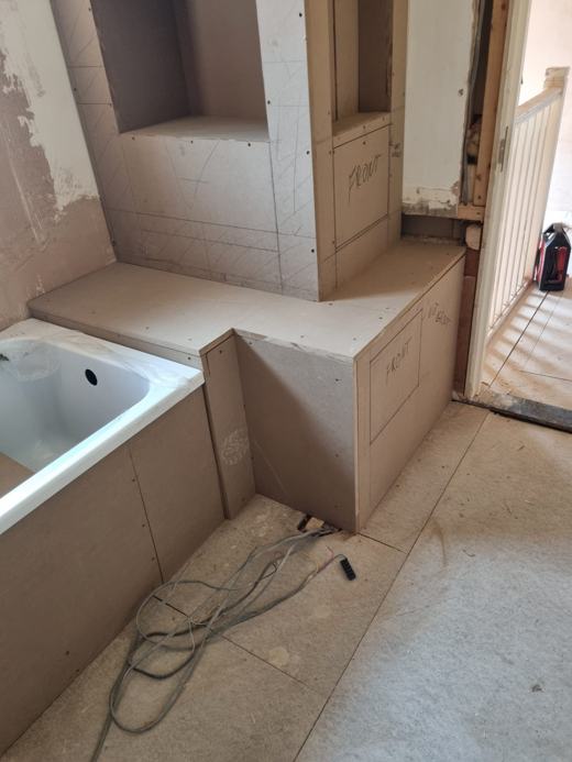 Bathroom by Thomas Joinery Services, Bedford (photo 4 of 6)