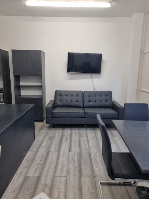 Office furniture by Thomas Joinery Services, Bedford (photo 9 of 13)