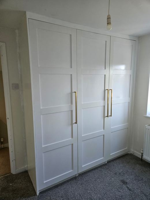 Fitted wardrobe by Thomas Joinery Services, Bedford (photo 5 of 78)
