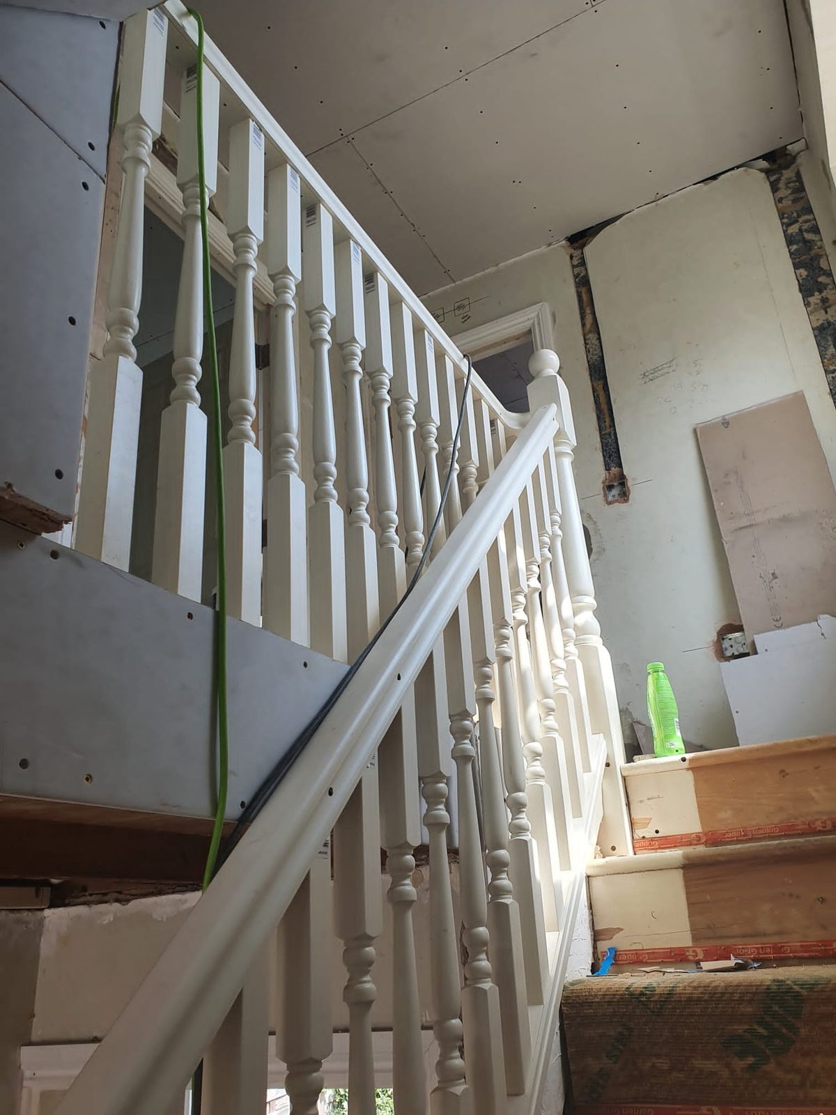 Landing rail run through to the newel, Thomas Joinery Services, Bedford